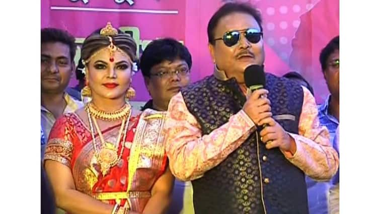 Rakhi Sawant invigorate puja with Madan Mitra, praised Mamata Banerjee Rakhi Sawant: কলকাতায় এসে 'ওহ লাভলি'-তে রাখীর নাচ, মদন বললেন, 'কার্তিক পুজোয় টয়ট্রেনে করে ঘোরাব'