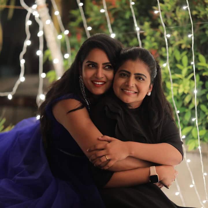 బిగ్ బాస్ లో పాల్గొన్నాక జ్యోతక్క, హిమజ మంచి స్నేహితులయ్యారు. (Image credit: Instagram)
