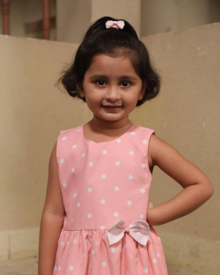 मायरा सोशल मीडियावर भरपूर ऍक्टिव्ह असते, तिचे फोटो आणि व्हिडीओ नेहमी सोशल मीडियावर व्हायरल होत असतात..(photo: _world_of_myra_official/IG)