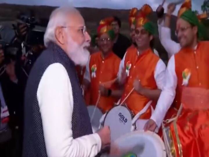Watch video | ஆர்வத்துடன் கூடிய இந்தியர்கள்.. ட்ரம்ஸ் வாசித்துவிட்டு Bye சொன்ன பிரதமர் மோடி..