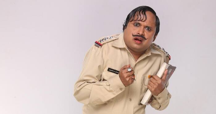 योगेश त्रिपाठी: मीडिया रिपोर्ट्स की मानें तो कॉमेडी टीवी सीरियल ‘भाभी जी घर पर हैं’ में इंस्पेक्टर हप्पू सिंह का किरदार निभाने वाले योगेश त्रिपाठी भी जेठालाल का किरदार निभाने से मना कर चुके हैं.