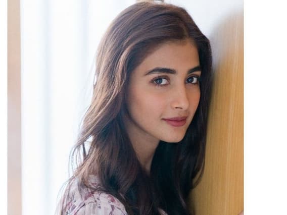 Pooja Hegde Photos: బుట్టబొమ్మా బుట్టబొమ్మా... ఇంతందం తట్టుకోగలమా Pooja Hegde Photos: బుట్టబొమ్మా బుట్టబొమ్మా... ఇంతందం తట్టుకోగలమా