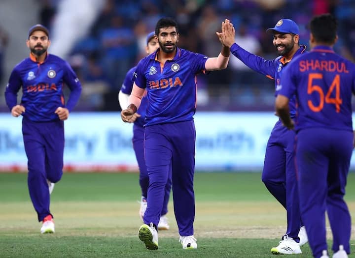 विश्वचषकाच्या सुपर-12 फेरीत भारताला सलग दोन सामन्यात पराभव स्वीकारावा लागला आहे. (photo : indiancriketteam/ig)