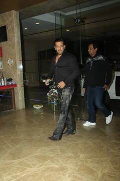 Diwali 2021: প্রযোজক রমেশ তওরানির বাসভবনে দীপাবলির পার্টিতে একঝাঁক বলিউড তারকা