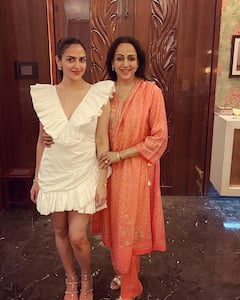 PICS: Esha Deol Reunites With Fardeen Khan & Tusshar Kapoor, Sizzles In White Outfit At 40th Birthday Bash