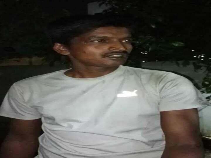 Former policeman arrested for breaking and entering house sivaganga செல்ஃபோன்கள், கம்யூட்டர்கள்.. பூட்டை உடைத்து ஆட்டைபோட முயன்ற முன்னாள் காவலர் கைது..
