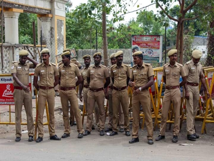 After Andhra Pradesh, Tamil Nadu Announces One Day Week Off For Police Personnel After Andhra Pradesh, Tamil Nadu Announces One Day Week Off For Police Personnel