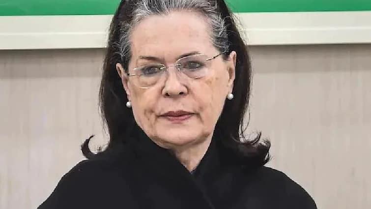 Congress Meeting Sonia Gandhi will hold meeting with senior party MPs today Congress Meeting: ਸੋਨੀਆ ਗਾਂਧੀ ਦੀ ਪਾਰਟੀ ਦੇ ਸੀਨੀਅਰ ਸਾਂਸਦਾਂ ਨਾਲ ਮੀਟਿੰਗ, ਕੇਂਦਰ ਮੋਦੀ ਸਰਕਾਰ ਨੂੰ ਘੇਰਨ ਦੀ ਰਣਨੀਤੀ 'ਤੇ ਹੋਵੇਗੀ ਚਰਚਾ