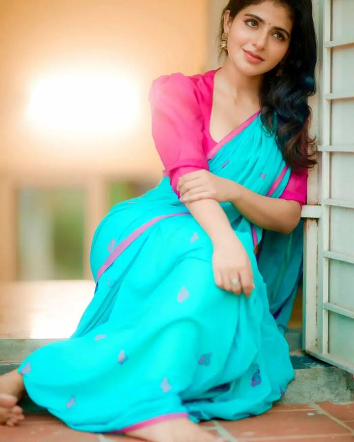 பெண்ணென்று ஒரு புயல் வரும் நேரம்
