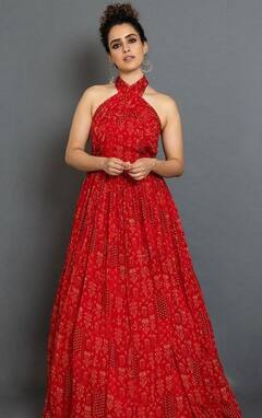 In Pics: கண்களால் கைது செய்யும் சானியா மல்கோத்ரா