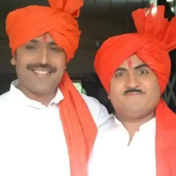 शैलेश लोढ़ा: तारक मेहता का उल्टा चश्मा में राइटर का किरदार निभाने वाले शैलेश टीवी सीरियल में जेठालाल के अच्छे दोस्त दिखाए गए हैं. आपको बता दें कि शैलेश प्रति एपिसोड 1-2 लाख रुपये चार्ज करते हैं.