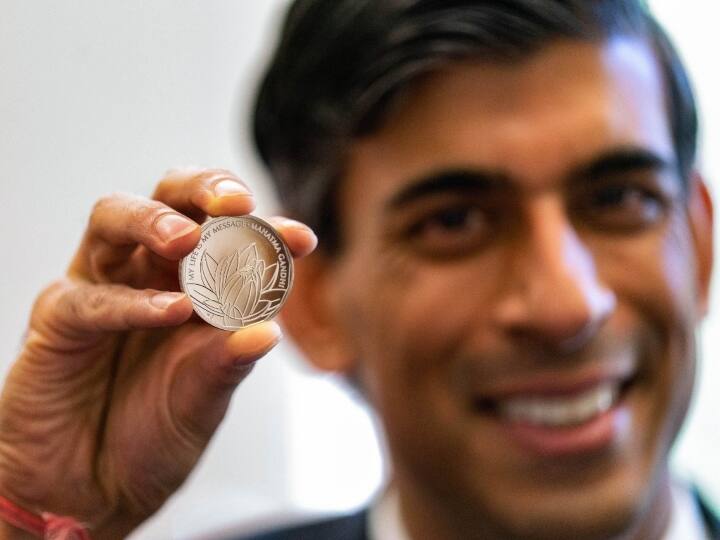 UK News: ब्रिटेन में मंत्री ऋषि सुनक ने गांधी जी की याद में किया सिक्का जारी