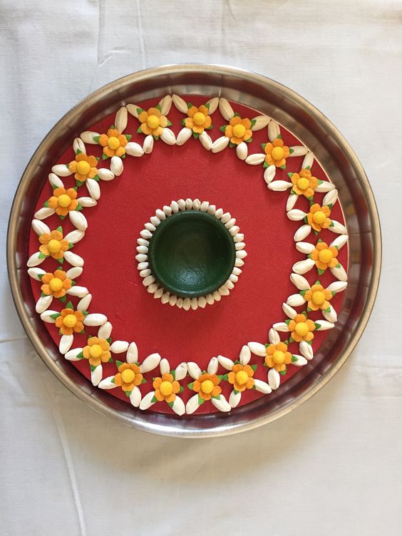 Puja Thali Decoration: इस दीवाली पर ऐसे सजाएं पूजा की थाली कि मां लक्ष्मी हो जाएं प्रसन्न, यहां से लें थाली डेकोरेशन का आइडिया