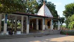 Kali Puja 2021: বোলপুরে কঙ্কালীতলায় মহাকালী রূপে পূজিতা হন মা| Bangla News