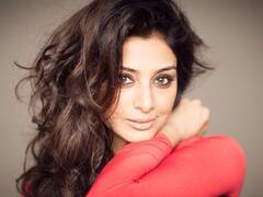 Tabu Birthday : आपल्या अभिनयानं बॉलिवूडमध्ये छाप सोडणारी अभिनेत्री तब्बूचा आज 51वा वाढदिवस...