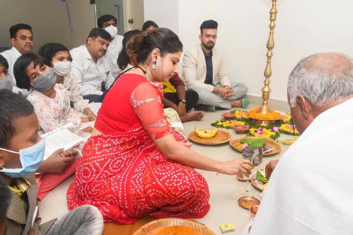 తక్కువ కాలంలోనే మంచి అధికారిగా పేరు తెచ్చుకున్నాు స్మితా సబర్వాల్.