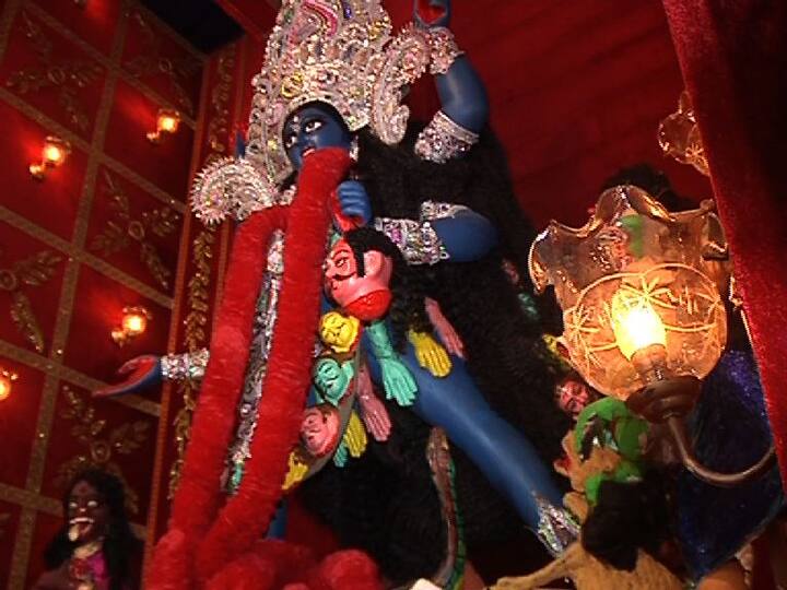 একই সঙ্গে দীপাবলি ও কালীপুজোর শুভেচ্ছা জানাতে লিখুন, 'Wishing everyone a Happy Diwali and Kali Puja 2021!'