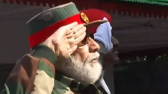 Nowshera में PM Modi ने बलिदान हुए जवानों को दी श्रद्धांजलि