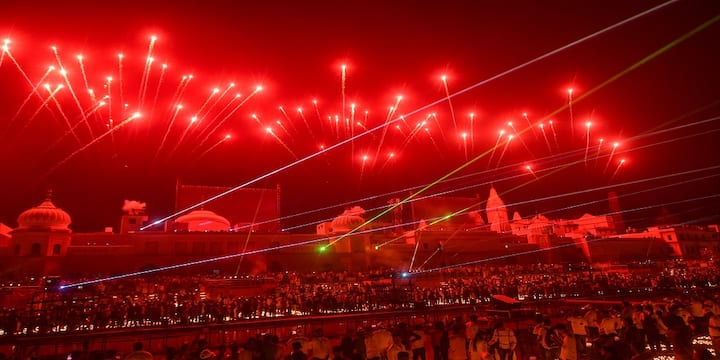 দীপাবলির সঙ্গে জুড়ে রয়েছে রামায়ণ-কথা।