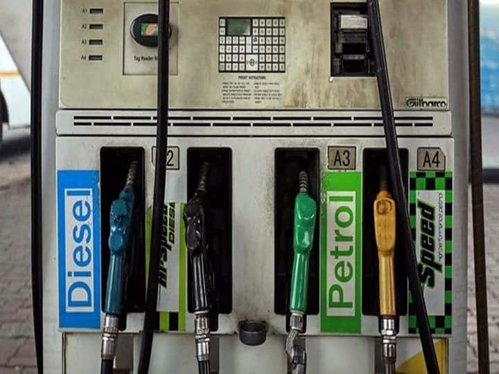 Petrol-Diesel Prices: जानिए,5 रुपये और 10 रुपये की कमी के बाद कितने महीने के पुराने दाम पर पहुंचा पेट्रोल-डीज़ल?