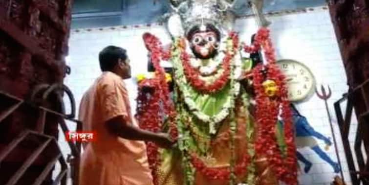 Kali Puja 2021: Hooghly Singur Dakat Kali Mandir Puja starts Kali Puja 2021: অমাবস্যা পড়তেই পুজো শুরু হল সিঙ্গুরের ডাকাত কালী মন্দিরে, মানা হচ্ছে করোনা বিধিনিষেধ