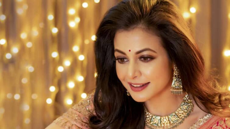 Koel Mallick Update: Koel Mallick shares Jaw dropping pictures on Diwali Koel Mallick Update: লাল শাড়িতে প্রদীপ জ্বালাচ্ছেন কোয়েল, দীপাবলিতে শুভেচ্ছা জানালেন নেটদুনিয়াকে