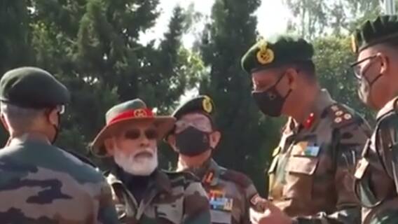 Diwali 2021: PM Modi ने मनाई सरहद पर सैनिकों के साथ दिवाली | Khabrein Tabadtod