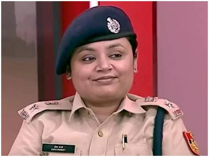 ईशा पांडेय: ईशा पांडेय साउथ ईस्ट दिल्ली की डीसीपी हैं. वे 2010 बैच की आईपीएस ऑफिसर हैं. उन्होंने क्राइम अगेंस्ट वुमन को लेकर मुहिम चलाई है. वह जगह जगह महिला इंचार्ज की तैनाती कर रही है ताकि महिलाओं को आगे आने का मौका मिल सके.