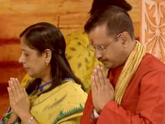 Delhi Diwali Puja: त्यागराज स्टेडियम में दिवाली पूजन कार्यक्रम, सीएम केजरीवाल सहित कई AAP नेता हुए शामिल