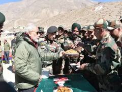 PM Modi Diwali: कभी नौशेरा, कभी लोंगेवाला...जानें 2016 से 2021 तक पीएम नरेंद्र मोदी ने कहां-कहां मनाई दिवाली