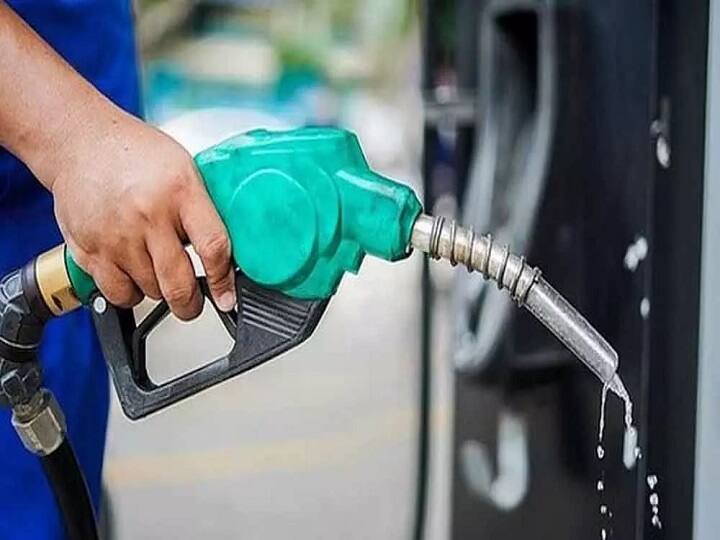 petrol and diesel prices today november 15 2021 fuel prices remain steady for 12th day in row check latest rates Petrol Diesel Price : कच्च्या तेलाच्या किमतींमध्ये घट, लवकरच देशातही पेट्रोल-डिझेलच्या किमती घटणार?
