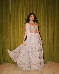 Diwali 2021: Priyanka Chopra Looks Stunning In Lehenga As She Celebrates Festival Of Lights In Los Angeles. Nick Jonas Goes Gaga Over Her Look