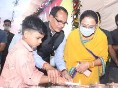 सीएम Shivraj Singh Chouhan ने कोविड से अनाथ हुए बच्चों संग मनाई दिवाली, हरसंभव मदद का दिया भरोसा