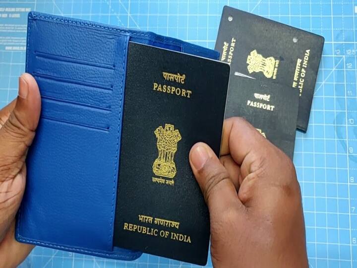 Kerala man gets original passport with cover He Ordered Online शख्स ने ऑर्डर किया था पासपोर्ट कवर, डिलीवरी पैकेट में मिला पासपोर्ट, जानिए पूरा मामला