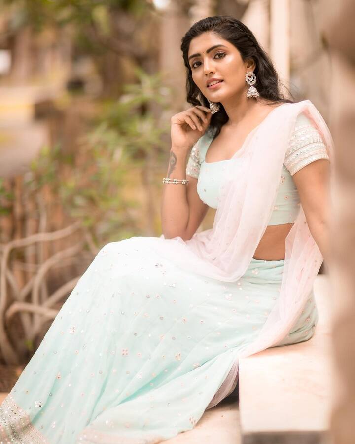 ప్రస్తుతం అప్పుడప్పుడు ఒక చిన్నసినిమాతో ప్రేక్షకుల ముందుకు వచ్చి వెళుతోంది. అభిమానుల కోసం ఎప్పటికప్పుడు మాత్రం ఫోటోలు ఇన్ స్టాలో పోస్టు చేస్తోంది. (Image credit: Instagram)