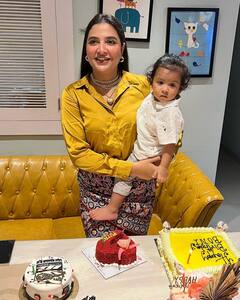 Subhashree Ganguly Birthday: খুদে ইউভানকে কোলে নিয়ে কেক কাটলেন শুভশ্রী গঙ্গোপাধ্যায়