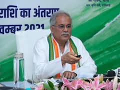 Petrol Diesel Price: तेल पर VAT कम करने को लेकर बीजेपी-कांग्रेस में रार, बघेल बोले- 5 रुपये एक्साइज ड्यूटी घटाना लॉलीपॉप