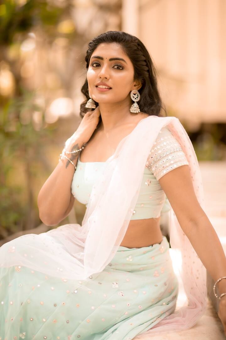 மனதால் நானும் அன்னையே மறவேன் என்றும் உன்னையே
