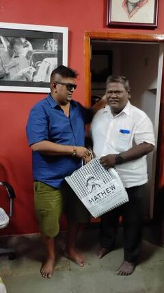 நண்பர்களுக்கு புது உடை..  இயக்குநர் மிஷ்கினின் தீபாவளி பரிசு!