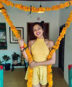 Amala Paul Diwali Clicks | நீ சிரித்தால் தீபாவளி... அமலா பால் க்ளிக்ஸ்