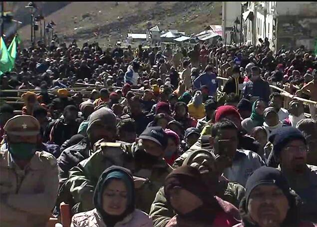 पंतप्रधान नरेंद्र मोदी आज दौऱ्यावर येणार असल्यामुळे केदारनाथच्या परिसरात कडेकोट सुरक्षा व्यवस्था तैनात करण्यात आली होती (Photo tweeted by @ANI)