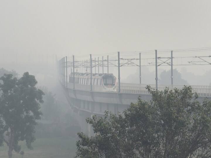 Delhi chocked with pollution Supreme court judge said weather is not good outside Delhi Pollution: 'बाहर मौसम बिल्कुल ठीक नहीं', दिल्ली के दम घोंटू प्रदूषण पर बोले सुप्रीम कोर्ट के जज