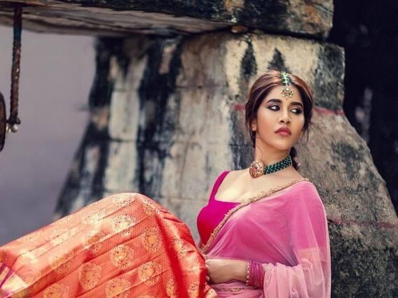 Nabha Natesh Photos: అందాల సిసింద్రీ... పరువాల విందు చేస్తున్న ఇస్మార్ట్ బ్యూటీ Nabha Natesh Photos: అందాల సిసింద్రీ... పరువాల విందు చేస్తున్న ఇస్మార్ట్ బ్యూటీ