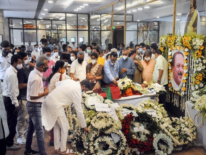 TMC Veteran Subrata Mukherjee Cremated With Full State Honours. Suvendu, Dhankar Pay Homage TMC Veteran Subrata Mukherjee Cremated With Full State Honours. Suvendu, Dhankar Pay Homage TMC Veteran Subrata Mukherjee Cremated With Full State Honours. Suvendu, Dhankar Pay Homage