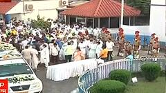 Subrata Mukherjee: কেওড়াতলায় গান স্যালুটে চিরবিদায় সুব্রত মুখোপাধ্যায়কে| Bangla News