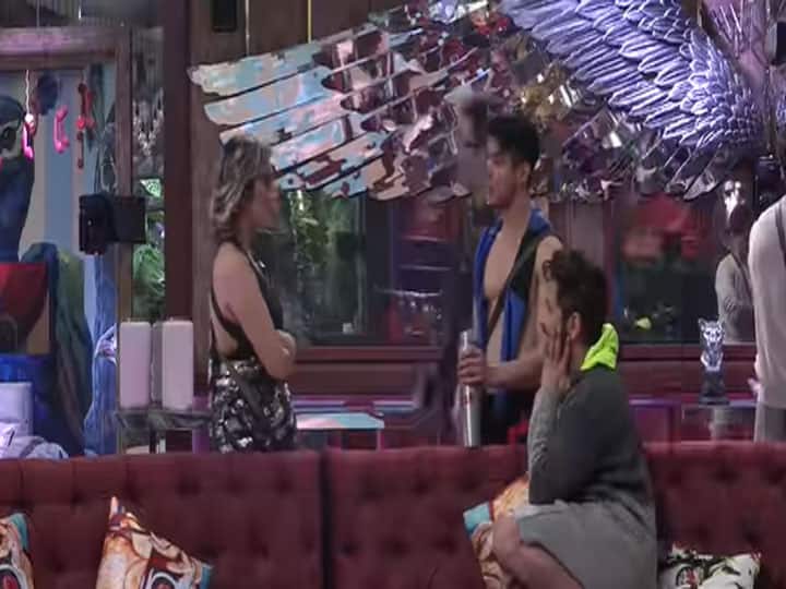 Bigg Boss 15: Neha Bhasin ने घर आते ही Pratik Sehajpal को दे डाली दूरी रखने की सलाह, आखिर किस बात से हैं नाराज? Bigg Boss 15 Neha Bhasin warn Pratik Sehajpal to keep distance from her, raqesh bapat take wild card entry shamita shetty got emotional Bigg Boss 15: Neha Bhasin ने घर आते ही Pratik Sehajpal को दे डाली दूरी रखने की सलाह, आखिर किस बात से हैं नाराज?