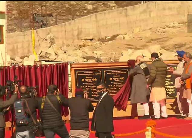 2013 मध्ये आलेल्या मोठ्या प्रलयादरम्यान, शंकराचार्यांच्या समाधीचं मोठं नुकसान झालं होतं.  (Photo tweeted by @ANI)