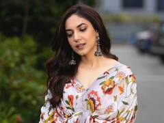 Ritu Varma Photos: నూతన వధువులా సిగ్గుపడుతున్న 'వరుడు కావలెను' బ్యూటీ