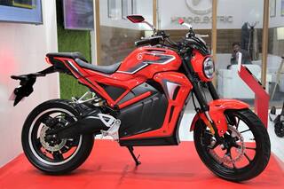 Best Electric Bike: ਪੈਟਰੋਲ-ਡੀਜ਼ਲ ਦਾ ਝੰਜਟ ਖਤਮ! ਲੋਕ ਨੂੰ ਖੂਬ ਪਸੰਦ ਆ ਰਹੀ ਇਹ Electric Bike