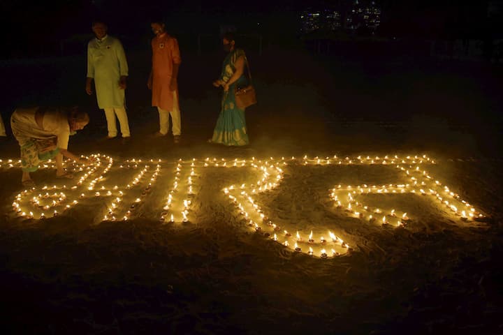 উৎসবের রেশ চলছে দেশজুড়ে।